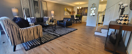 Saddlewood Park Townhomes in Minnetonka, MN - Foto de edificio - Building Photo
