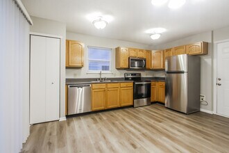 824 Olmsted Dr in Shelbyville, IN - Building Photo - Building Photo