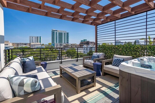 810 2nd Ave N in St. Petersburg, FL - Building Photo - Building Photo