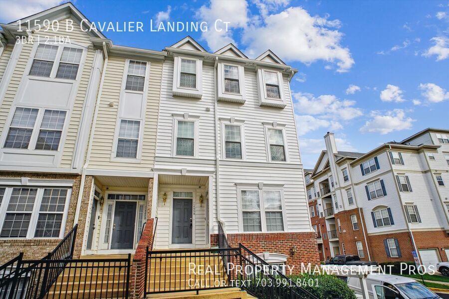 11590B Cavalier Landing Ct in Fairfax, VA - Foto de edificio