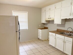 1021-1021 S Appleton Ave in Independence, MO - Building Photo - Building Photo