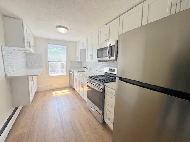 296 Broadway, Unit 2 in Somerville, MA - Foto de edificio