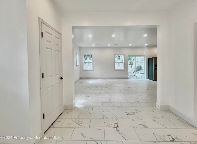 512 Greenwood Ave in Clarks Summit, PA - Building Photo - Building Photo