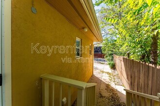 1209 E 3rd St in Austin, TX - Building Photo - Building Photo