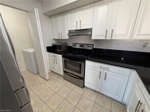 8275 Ibis Club Dr in Naples, FL - Building Photo - Building Photo