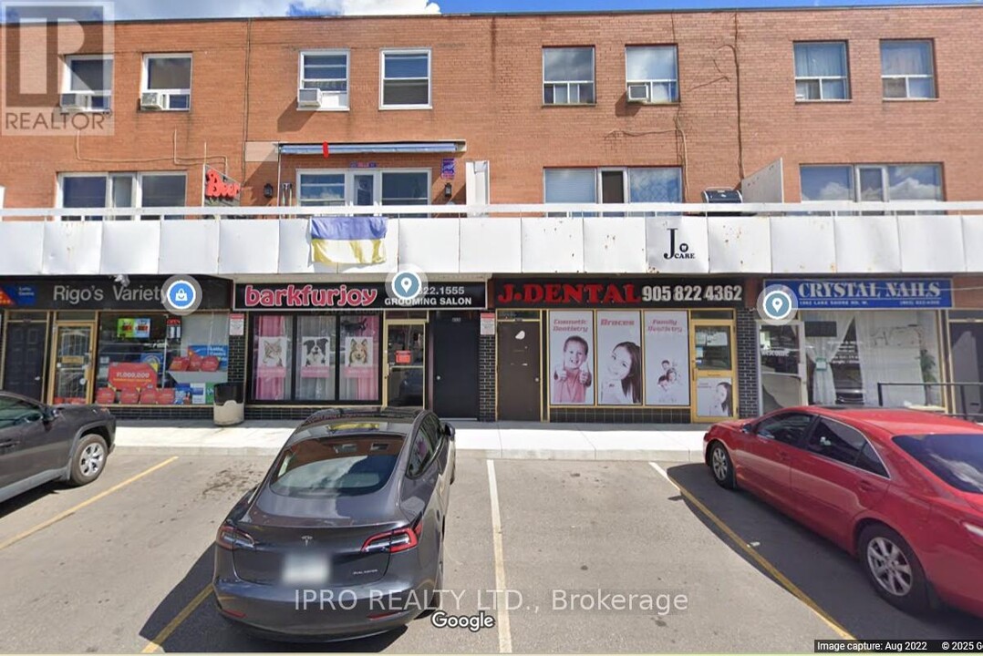 1860-1860 Lakeshore Rd W in Mississauga, ON - Building Photo