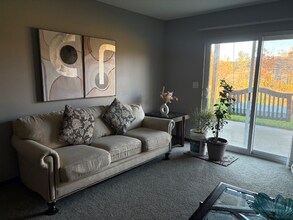 1304 Legend Dr in Tiffin, IA - Building Photo - Building Photo