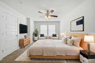 9422 Nature Crk Ln in Bellview, FL - Building Photo