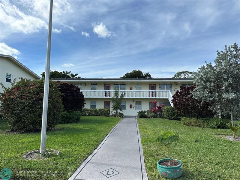 206 Durham E in Deerfield Beach, FL - Building Photo