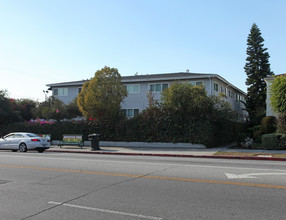 Frankmont Village Apartments in Los Angeles, CA - Building Photo - Building Photo