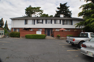 Kamora Apartments in Portland, OR - Building Photo - Building Photo