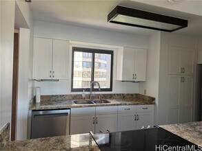 581 Kamoku St in Honolulu, HI - Foto de edificio - Building Photo