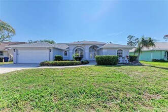 357 Woodvale Dr in Venice, FL - Building Photo - Building Photo