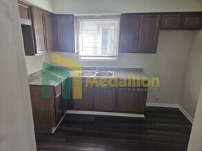 10637 S Cottage Grove Ave in Chicago, IL - Building Photo - Building Photo