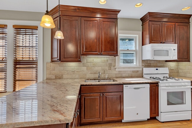 1015 18th Ave SE in Minneapolis, MN - Building Photo - Building Photo