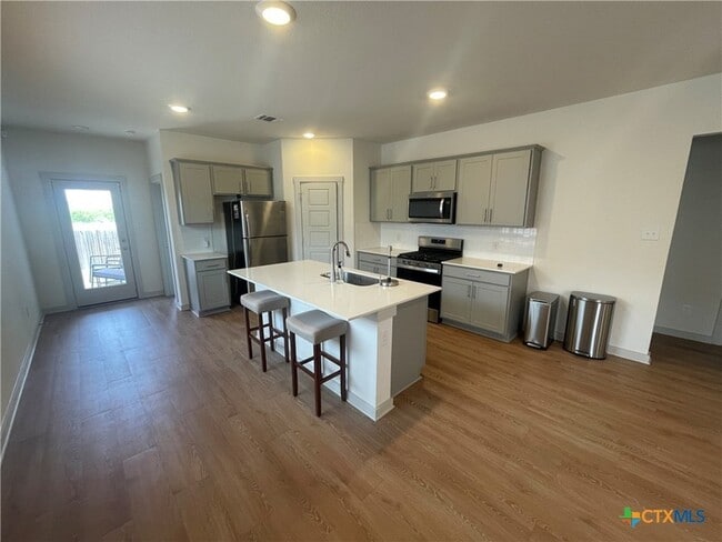 308 Millbrook Blvd in San Marcos, TX - Foto de edificio - Building Photo