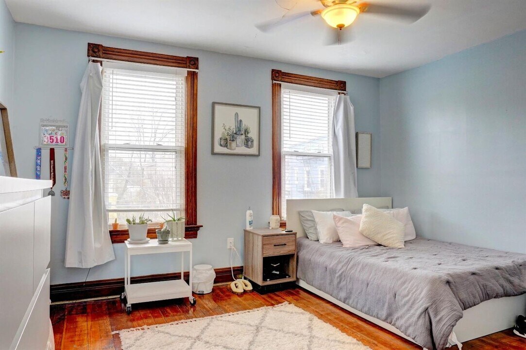 2238 Victor St in Cincinnati, OH - Building Photo