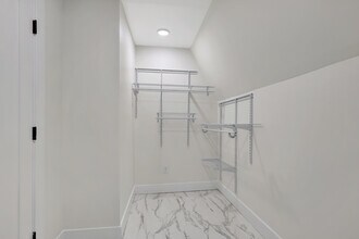 2306 Kenton St in Cincinnati, OH - Building Photo - Building Photo