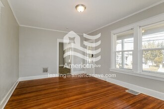 5212 Heege Rd in Affton, MO - Building Photo - Building Photo