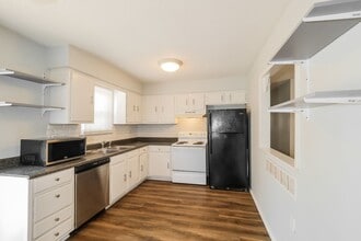 305 Speck Ave in Independence, MO - Building Photo - Building Photo