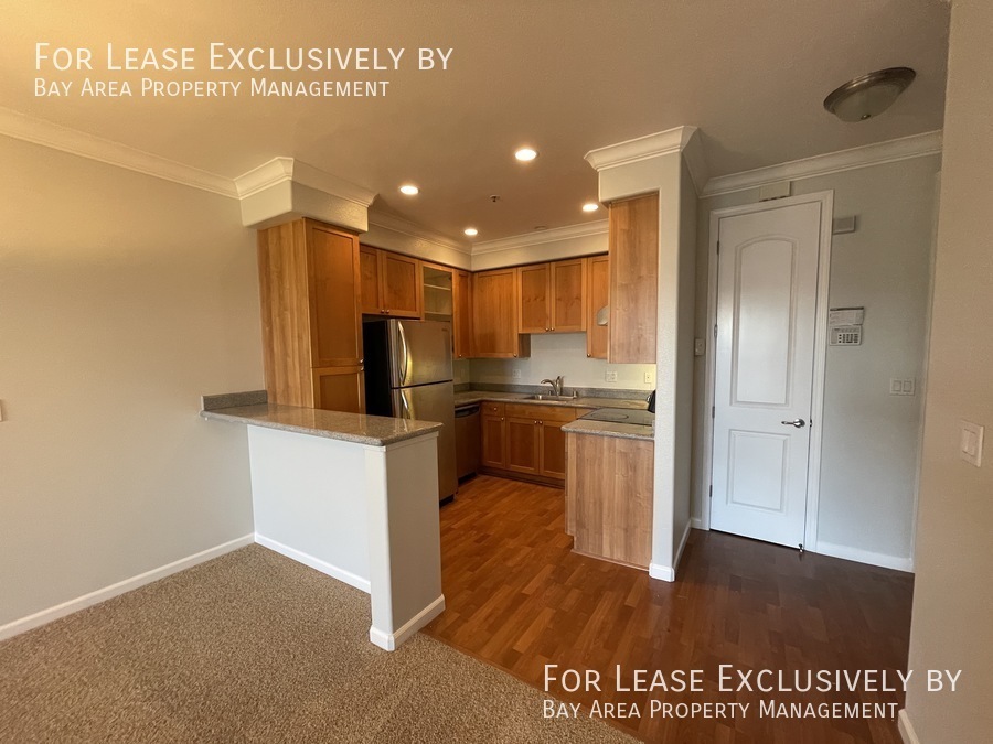 2330 University Ave in East Palo Alto, CA - Building Photo