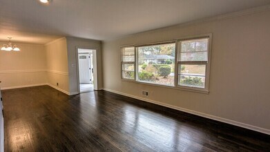 294 Robin Ln SE in Marietta, GA - Building Photo - Building Photo