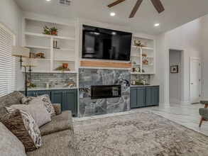 103 Granite Ridge Cir in Medicine Park, OK - Building Photo - Building Photo