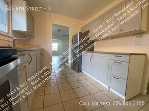 545 Sixth St, Unit 3 in Trafford, PA - Building Photo - Building Photo