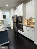 4401 Weejun Loop in Woodbridge, VA - Building Photo