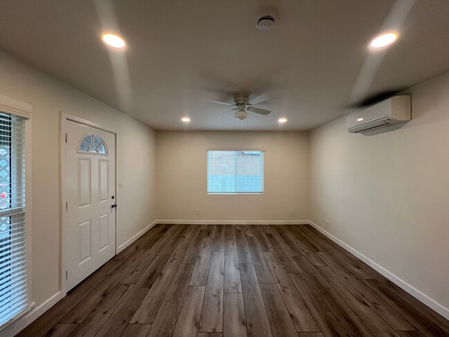 4448 W 165th St, Unit 4448