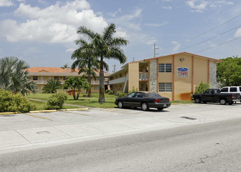 Marshall Apartments in Hialeah, FL - Building Photo