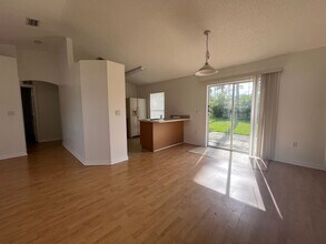 9 Bolling Ln in Palm Coast, FL - Building Photo - Building Photo