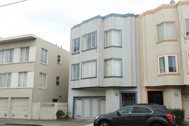 1315 Judah St in San Francisco, CA - Building Photo - Primary Photo