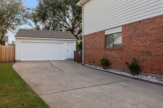 14947 Redwood Bend Trail in Houston, TX - Building Photo - Building Photo