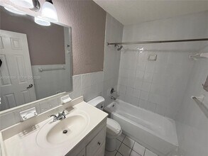 159 W 8th St in Hialeah, FL - Building Photo - Building Photo