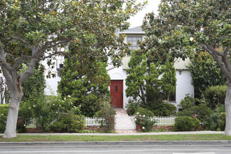 821 6th St in Santa Monica, CA - Foto de edificio - Building Photo