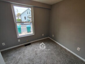 1218 S 18th St, Unit 2 in New Castle, IN - Building Photo - Building Photo