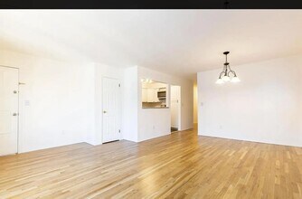 136 Suburbia Terrace in Jersey City, NJ - Building Photo - Building Photo