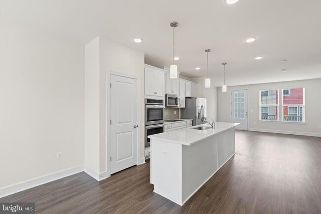 10720 Shadewell Spg Wy in Manassas, VA - Building Photo - Building Photo