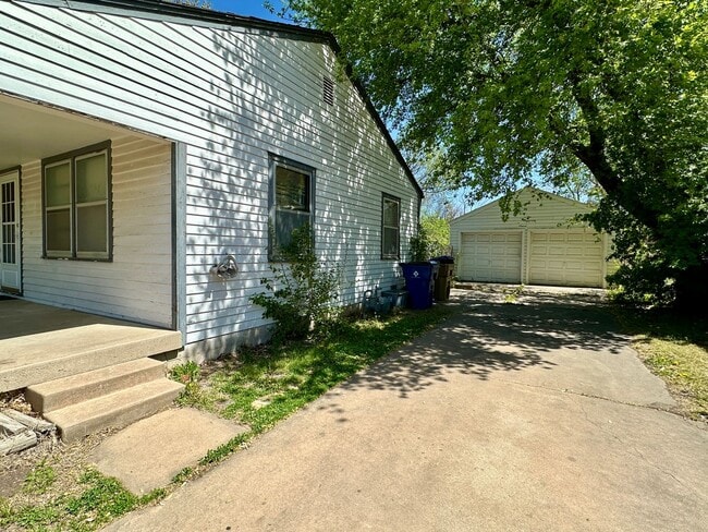 property at 854 S Fountain St