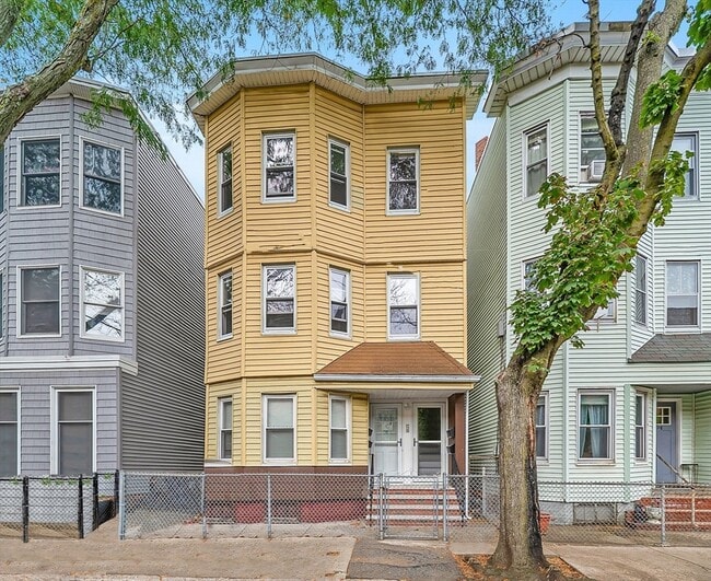 92 Willow St in Cambridge, MA - Building Photo - Building Photo