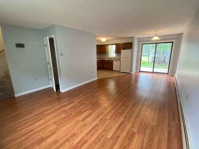 Pinewood Apartments in Bangor, ME - Building Photo - Building Photo