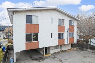1821 15 St SW in Calgary, AB - Building Photo