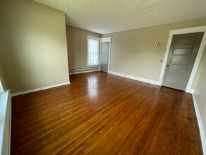 1736 Portland Ave, Unit upper in Rochester, NY - Building Photo - Building Photo