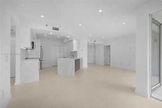 3215 NE 184th St in Aventura, FL - Building Photo - Building Photo