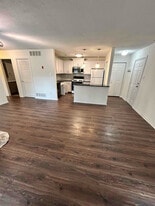 608 Diamond Dr in Newtown, PA - Building Photo