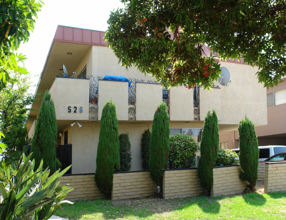 3526 Mentone Ave in Los Angeles, CA - Building Photo