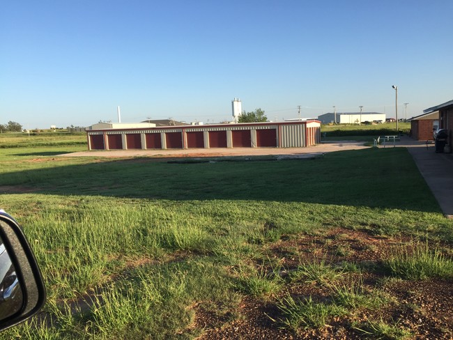 South Wood Apartments in Woodward, OK - Building Photo - Other