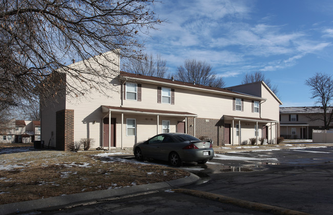 Woodlen Place Apartments in Kansas City, MO - Building Photo - Building Photo