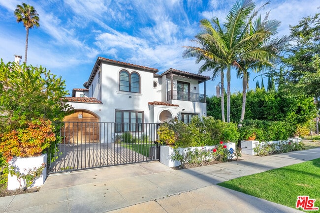 property at 142 N Hamel Dr